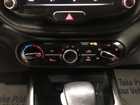 Used 2022 Kia Soul LX image 28