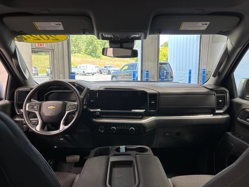 Used 2024 Chevrolet Silverado 1500 LT AWD/4WD image 11