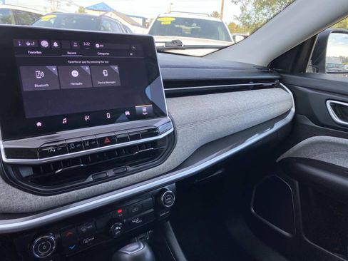 Certified 2022 Jeep Compass Latitude image 28