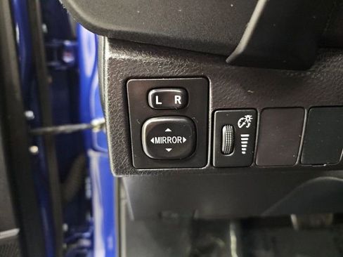 Used 2018 Toyota Corolla SE image 16