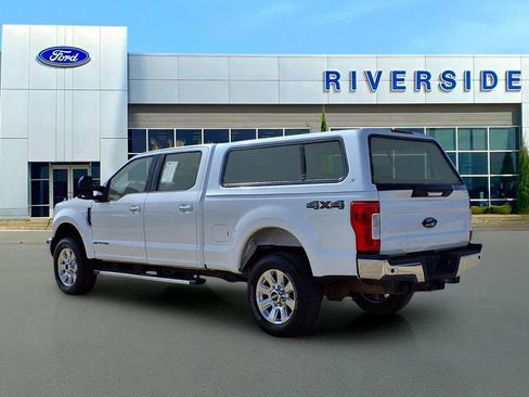 Used 2019 Ford F250 Lariat w/ Chrome Package image 4