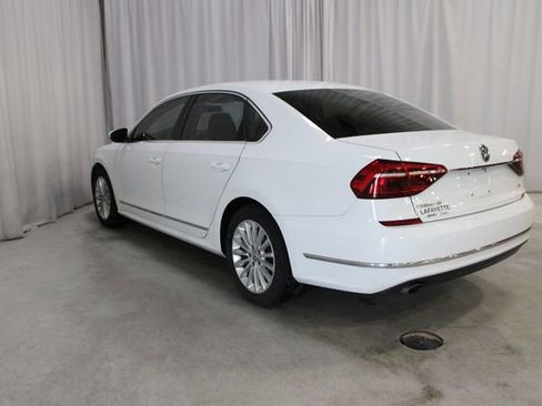 Used 2017 Volkswagen Passat 1.8T SE FWD image 28