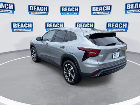 Used 2024 Chevrolet Trax RS w/ Driver Confidence Package FWD image 6