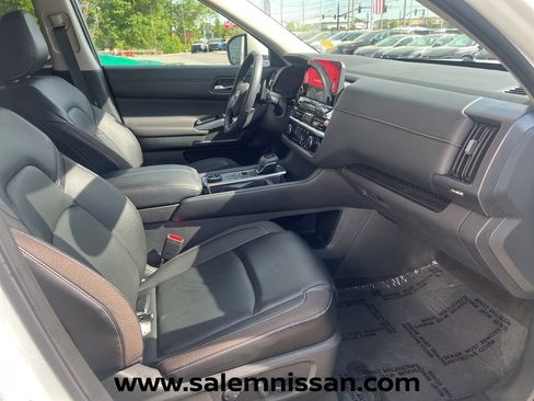 Certified 2023 Nissan Pathfinder SL AWD/4WD image 25