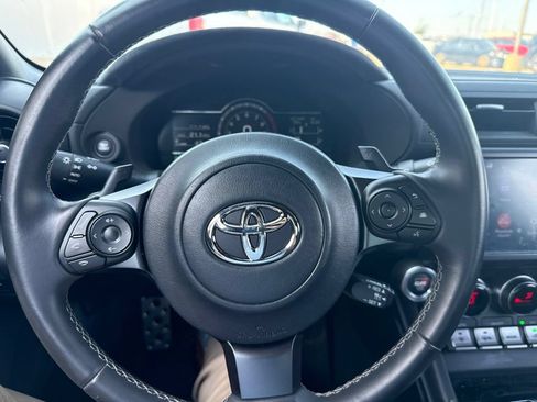 Used 2023 Toyota GR86 Premium w/ ALL Weather Mat Package (TMS) RWD image 12