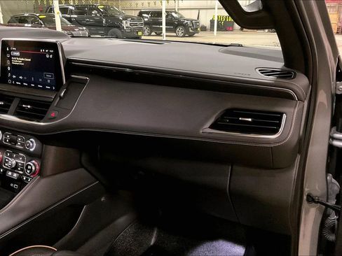 Used 2023 GMC Yukon AT4 w/ Technology Package AWD/4WD image 15