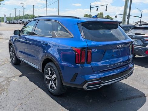 Used 2022 Kia Sorento S w/ Panoramic Sunroof Package FWD image 5