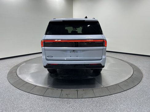 New 2026 Lincoln Navigator Reserve AWD/4WD image 7
