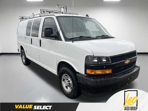 Used 2021 Chevrolet Express 2500 w/ Driver Convenience Package RWD image 4