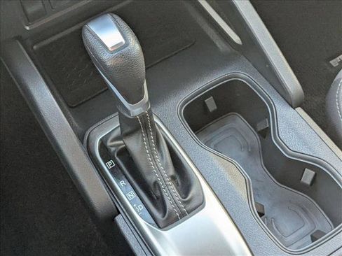 Used 2022 Nissan Frontier SV image 12