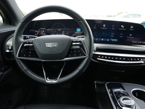 Used 2024 Cadillac Lyriq Luxury RWD image 7