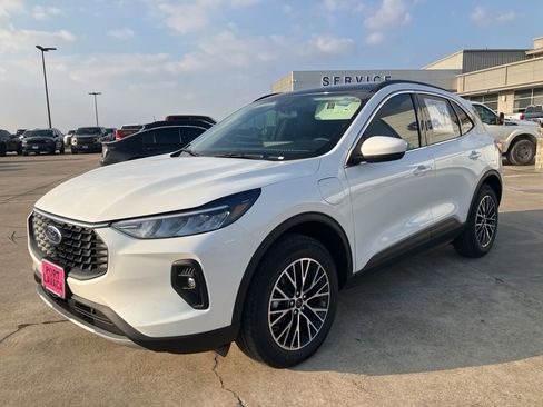 New 2026 Ford Escape SE image 3