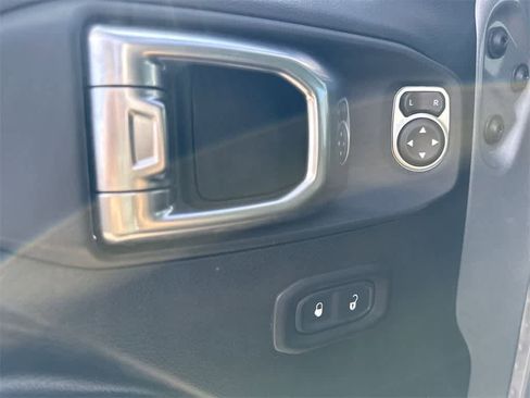 Used 2018 Jeep Wrangler Unlimited Sport S image 24