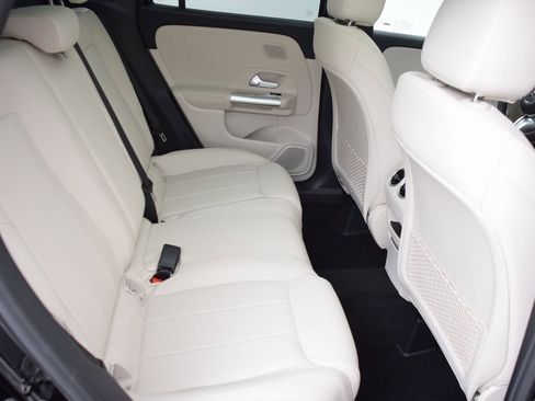 New 2026 Mercedes-Benz GLA 250 image 17