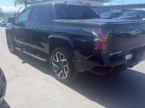Used 2024 Chevrolet Silverado EV RST AWD/4WD image 7