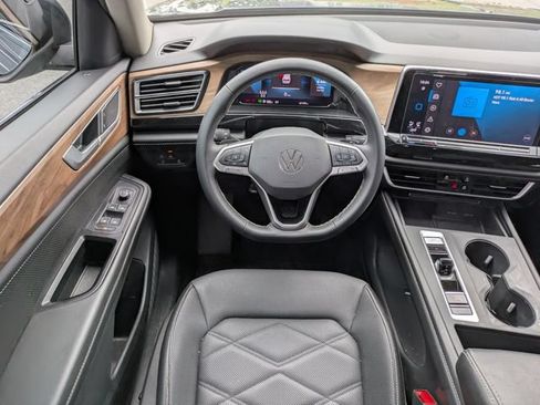 Certified 2024 Volkswagen Atlas SE FWD image 15