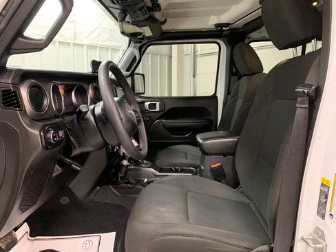 Used 2023 Jeep Gladiator Sport image 14