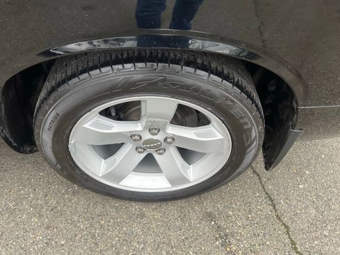 Used 2012 Dodge Challenger R/T image 11