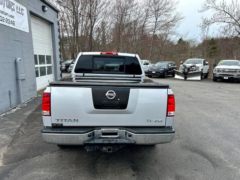 Used 2012 Nissan Titan SV image 6