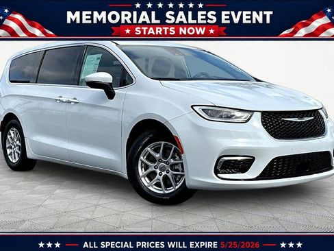 Used 2023 Chrysler Pacifica Touring-L FWD image 1