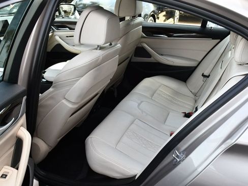 Used 2017 BMW 530i RWD image 14
