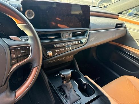 Used 2024 Lexus ES 300h w/ Technology Package FWD image 6
