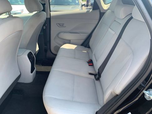 Used 2025 Hyundai Kona SEL AWD/4WD image 16