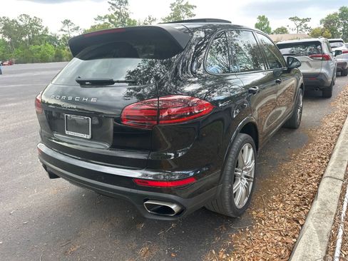 Used 2018 Porsche Cayenne Platinum Edition image 4
