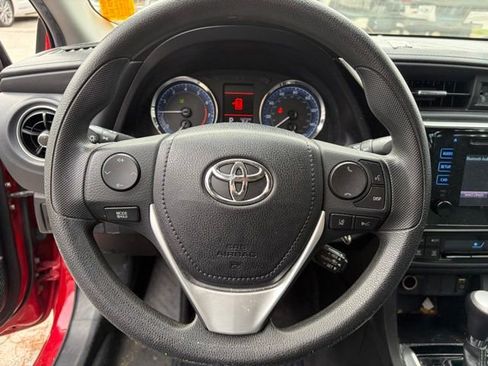 Used 2019 Toyota Corolla LE image 14