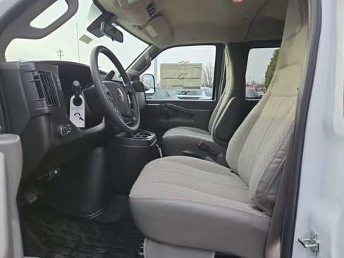 New 2025 Chevrolet Express 3500 LT w/ LT Preferred Equipment Group image 9