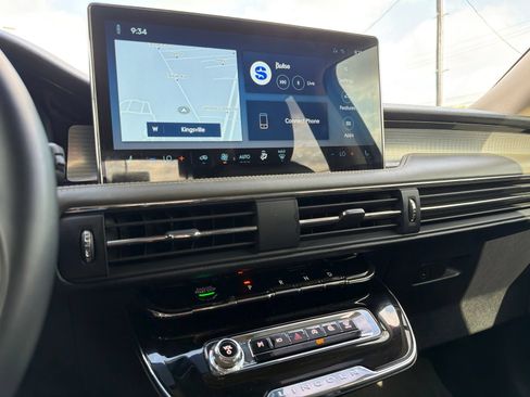 Used 2025 Lincoln Corsair FWD image 25