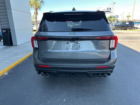 Used 2025 Ford Explorer ST AWD/4WD image 5