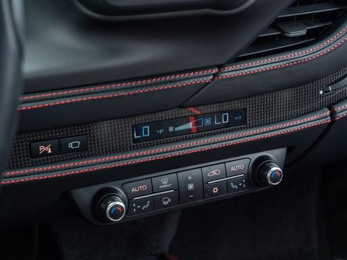 Used 2021 Ferrari F8 Tributo RWD image 42
