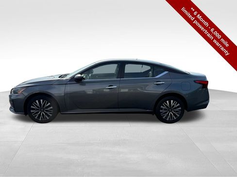 Used 2024 Nissan Altima 2.5 SV AWD/4WD image 2