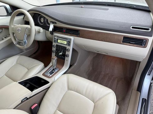 Used 2010 Volvo S80 3.2 image 25