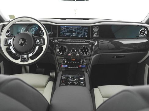 New 2025 Rolls-Royce Cullinan Black Badge image 5