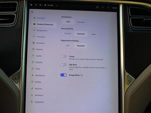 Used 2016 Tesla Model X 75D image 17