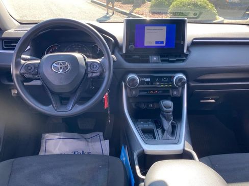 Used 2024 Toyota RAV4 LE FWD image 9