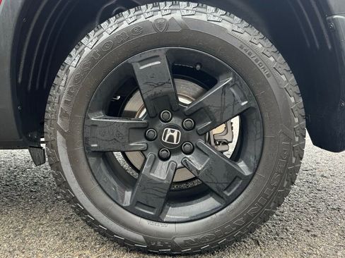 Used 2024 Honda Ridgeline Black Edition image 11