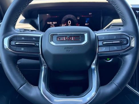 Used 2024 GMC Acadia Elevation AWD/4WD image 15