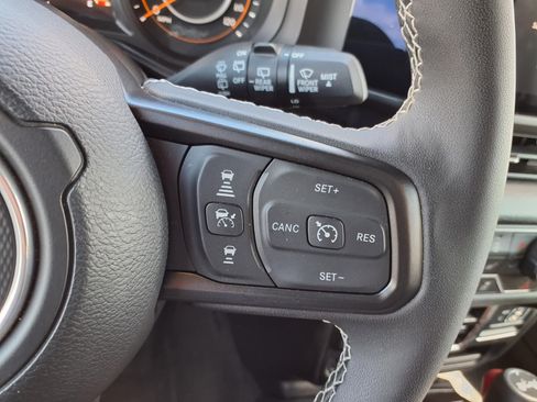 Used 2025 Jeep Wrangler Unlimited Sport AWD/4WD image 20