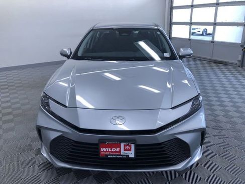 Used 2025 Toyota Camry LE image 7