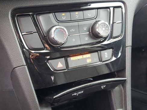 Used 2022 Buick Encore Preferred w/ Safety Package image 20