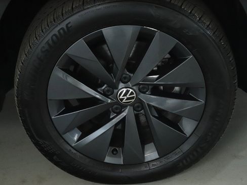 Used 2024 Volkswagen Taos S image 10