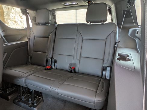 Used 2026 Chevrolet Tahoe LT w/ Comfort Package AWD/4WD image 18