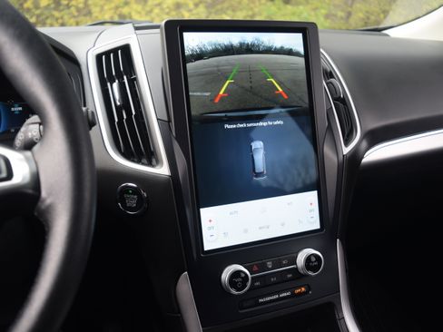 Used 2022 Ford Edge SEL w/ Convenience Package image 10