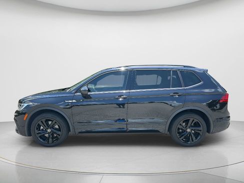 Used 2024 Volkswagen Tiguan SE R-Line FWD image 8