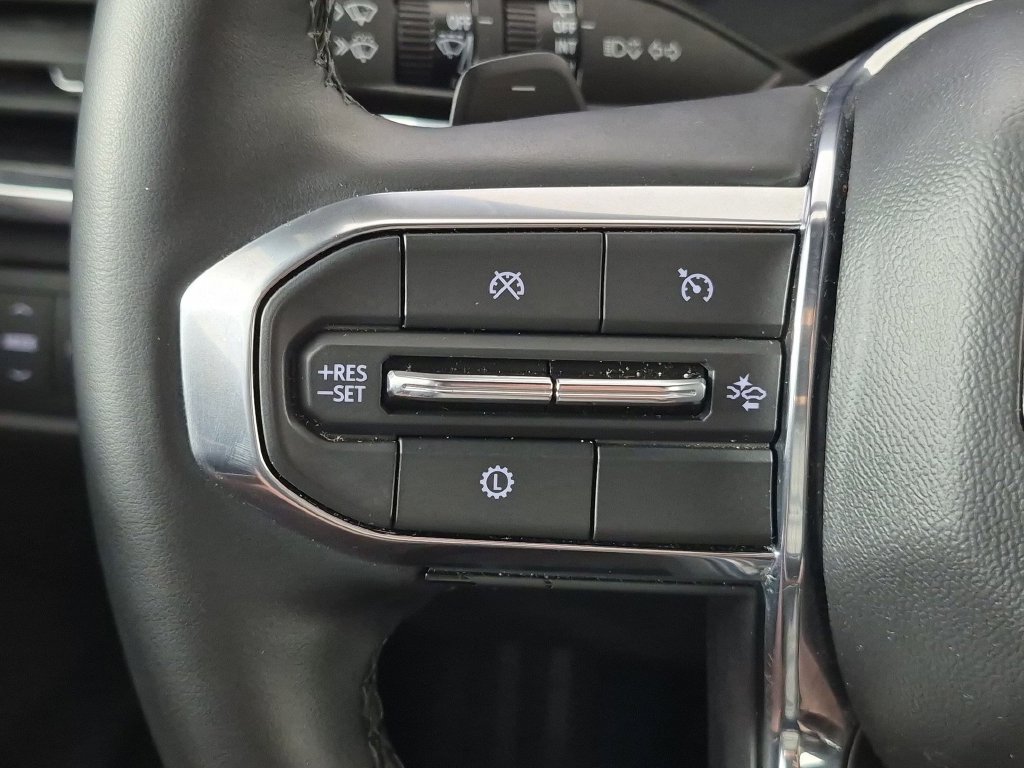 Certified 2025 GMC Acadia Elevation FWD image 18