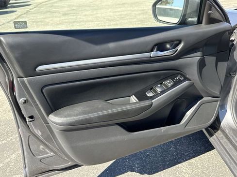 Used 2023 Nissan Altima 2.5 SV image 12
