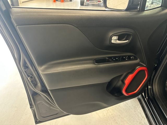 Used 2023 Jeep Renegade Trailhawk AWD/4WD image 26